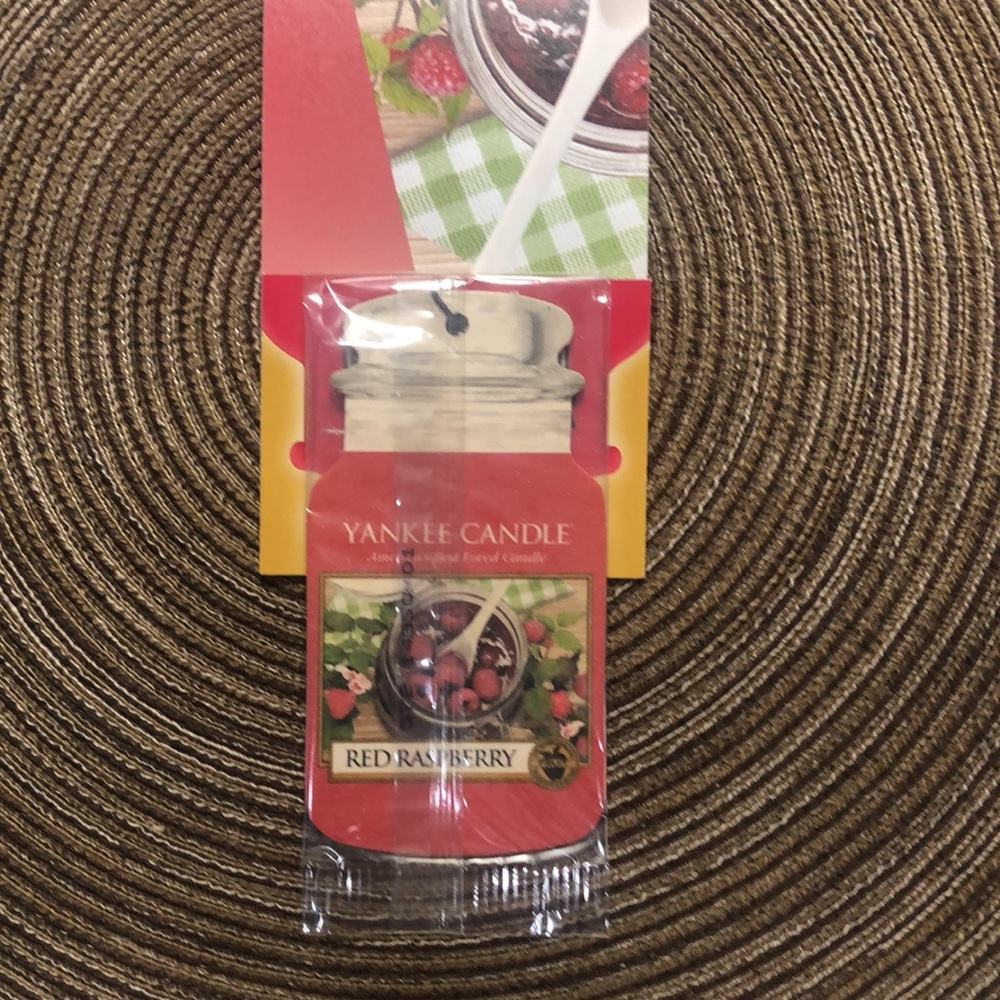 Yankee Candle Red Raspberry Classic Jar Car - Picture 4 of 4